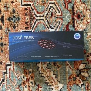 José Eber Digital Straightening Brush